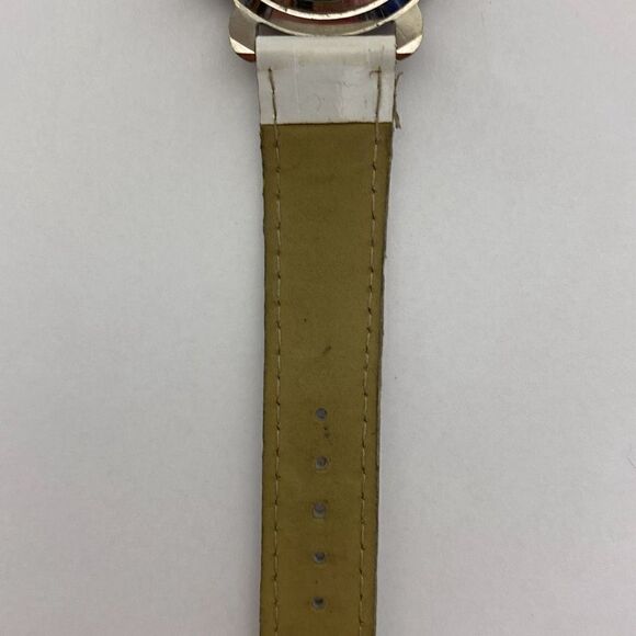 GG Women's White Silver Tone Leather Band Analog Quartz Wristwatch - Picture 7 of 12